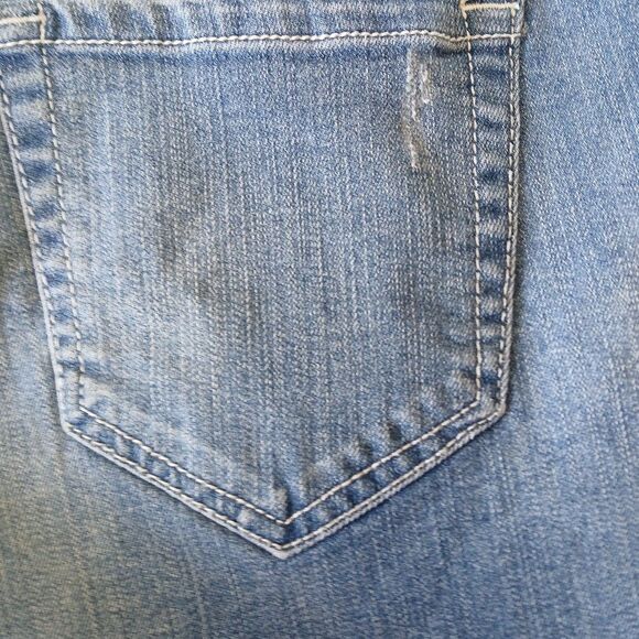 Lauren Conrad Embroidered Daisy Jean Short Shorts Distressed Cuttoff Design W 12 - Picture 15 of 16